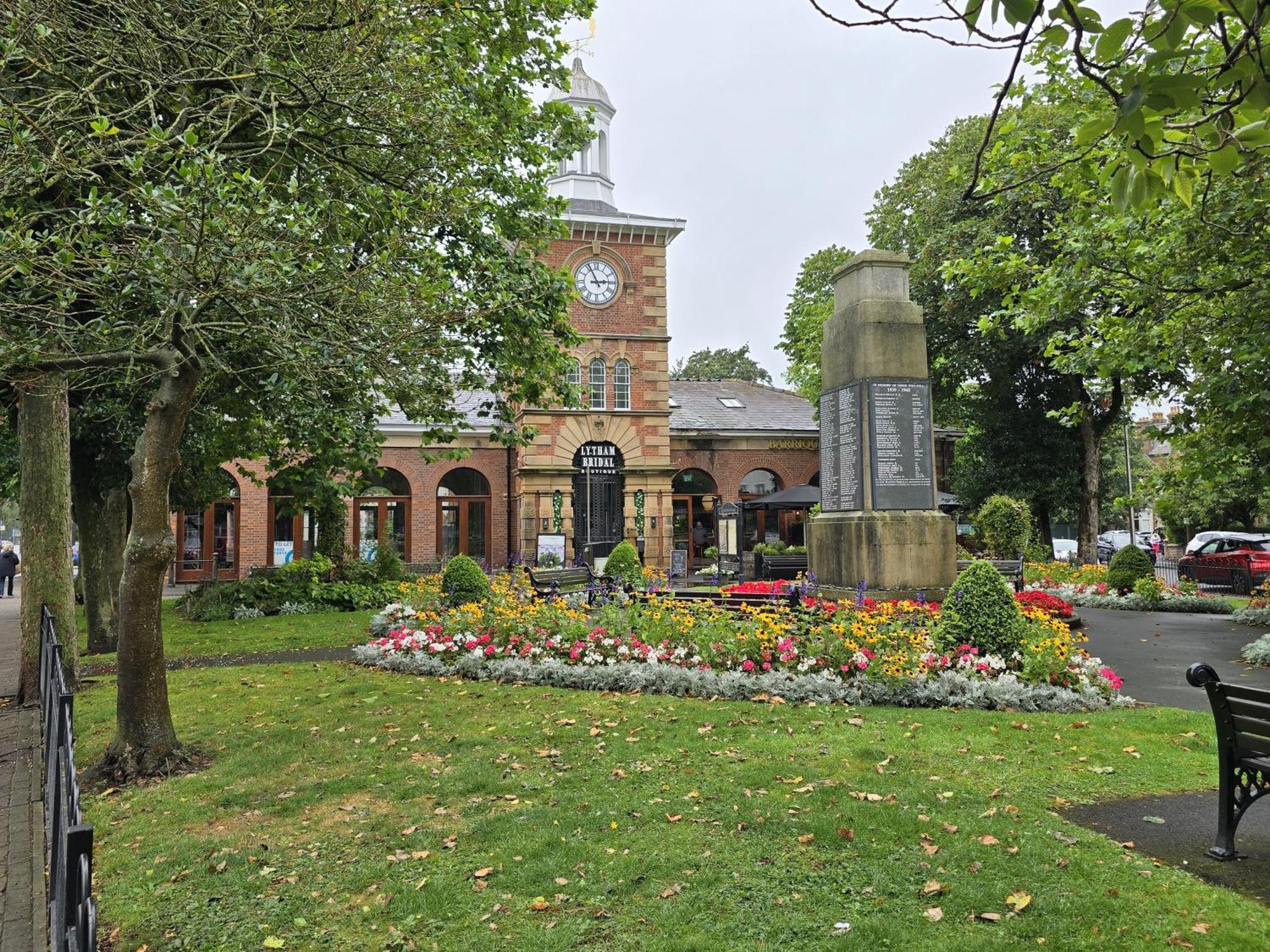Appartamento Windmill House Lytham Lytham St Annes Esterno foto