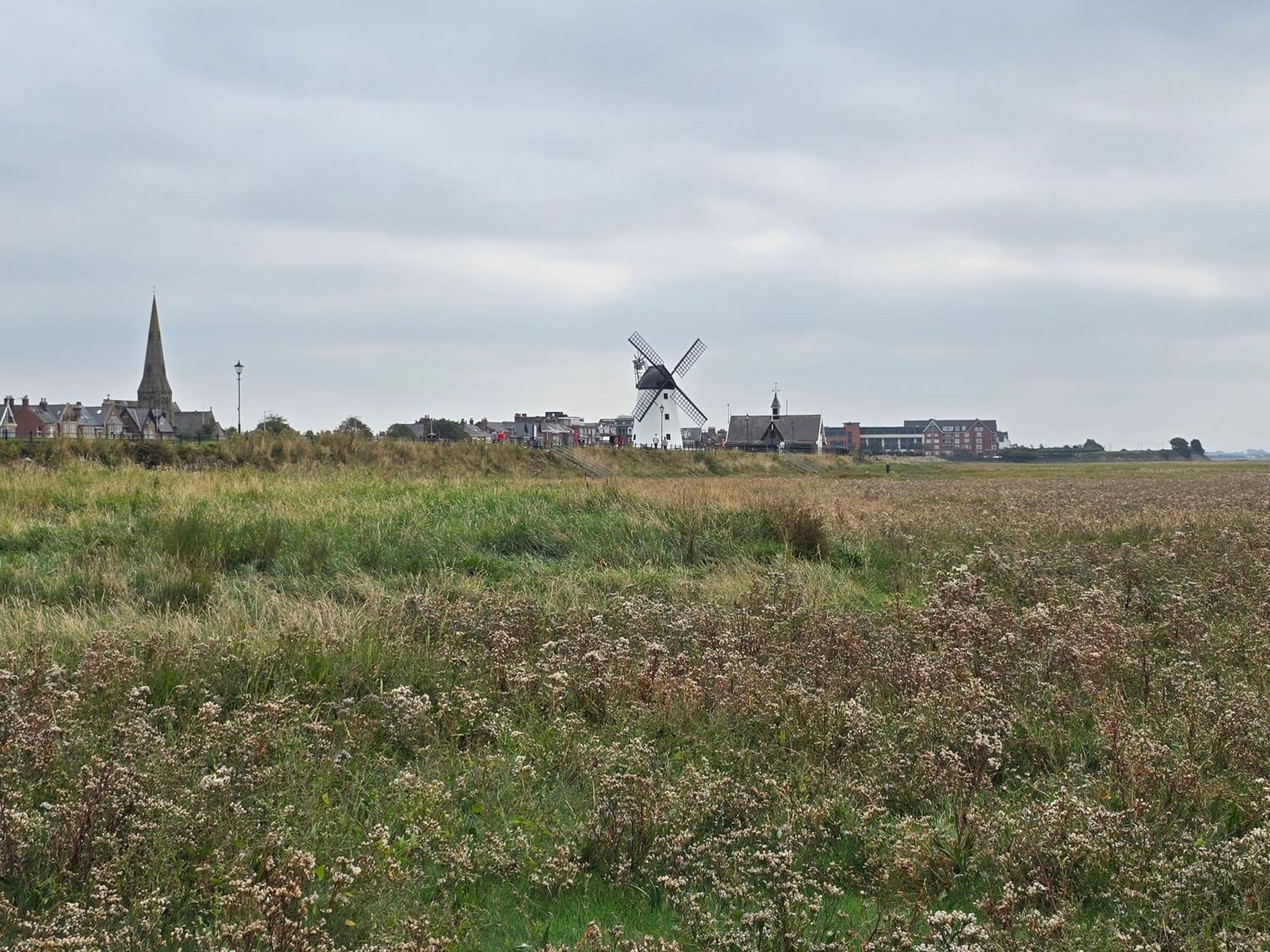 Appartamento Windmill House Lytham Lytham St Annes Esterno foto